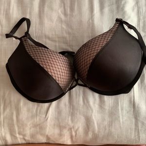 Bombshell Victoria’s Secret Bra
